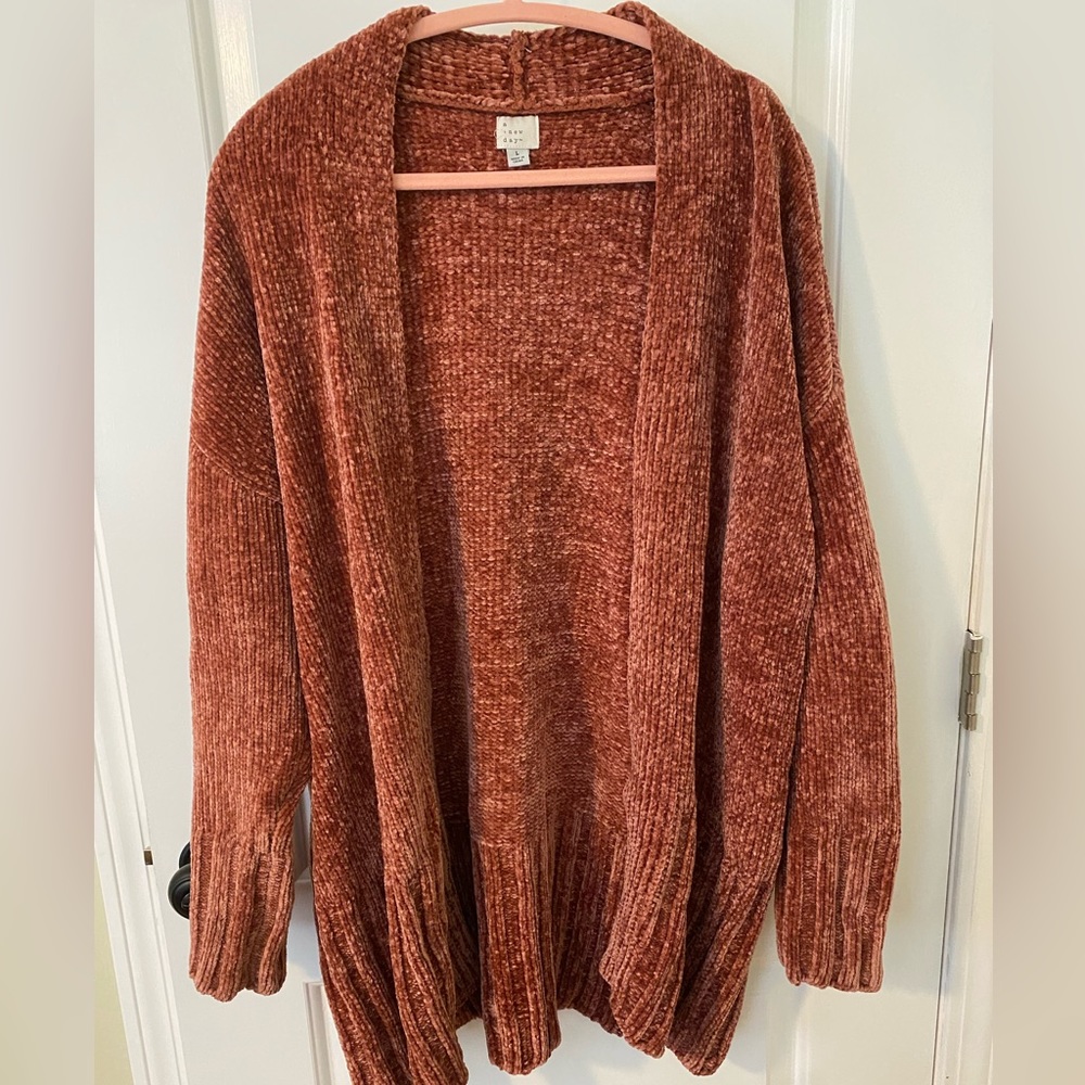 Old Navy Coral Cardigan Size L